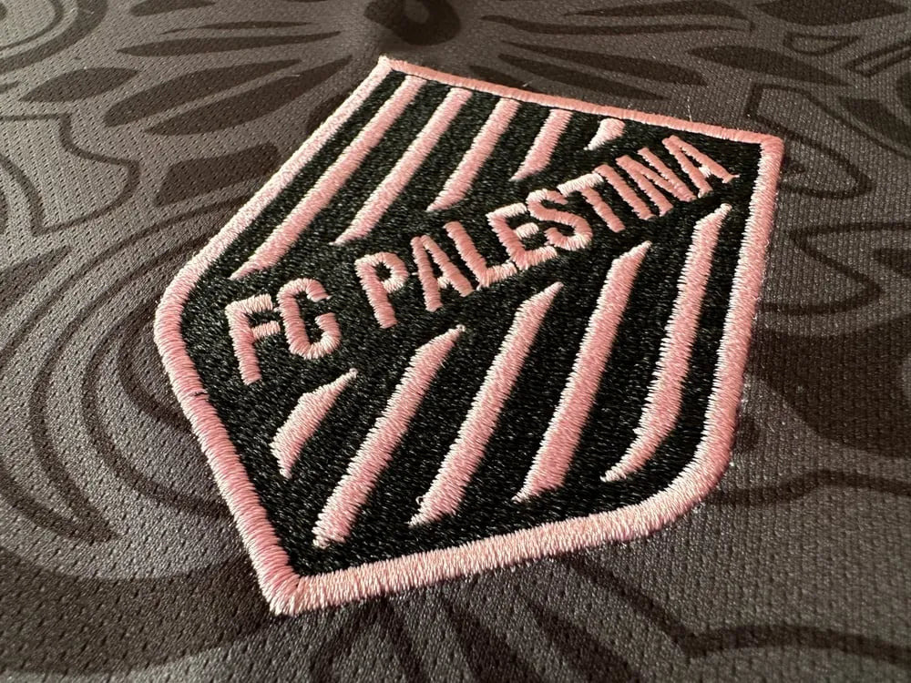 Camisola colaboração FC Palestina X Farrah Azam kit preto