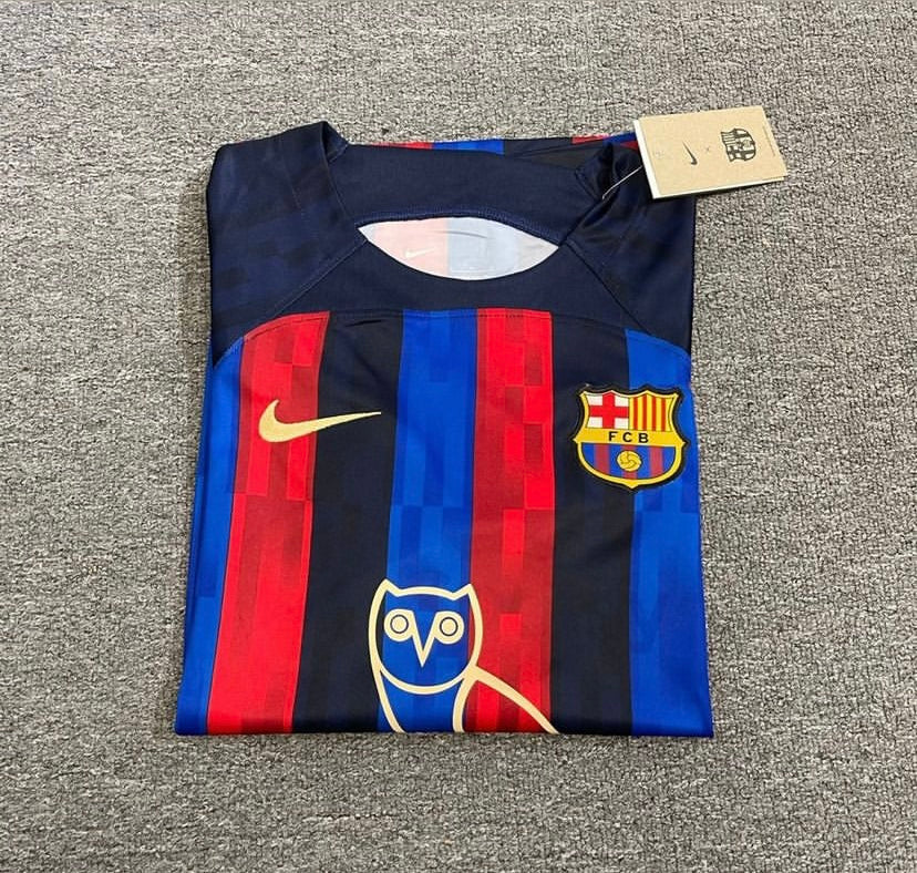 Equipación local Barcelona x OVO 22/23