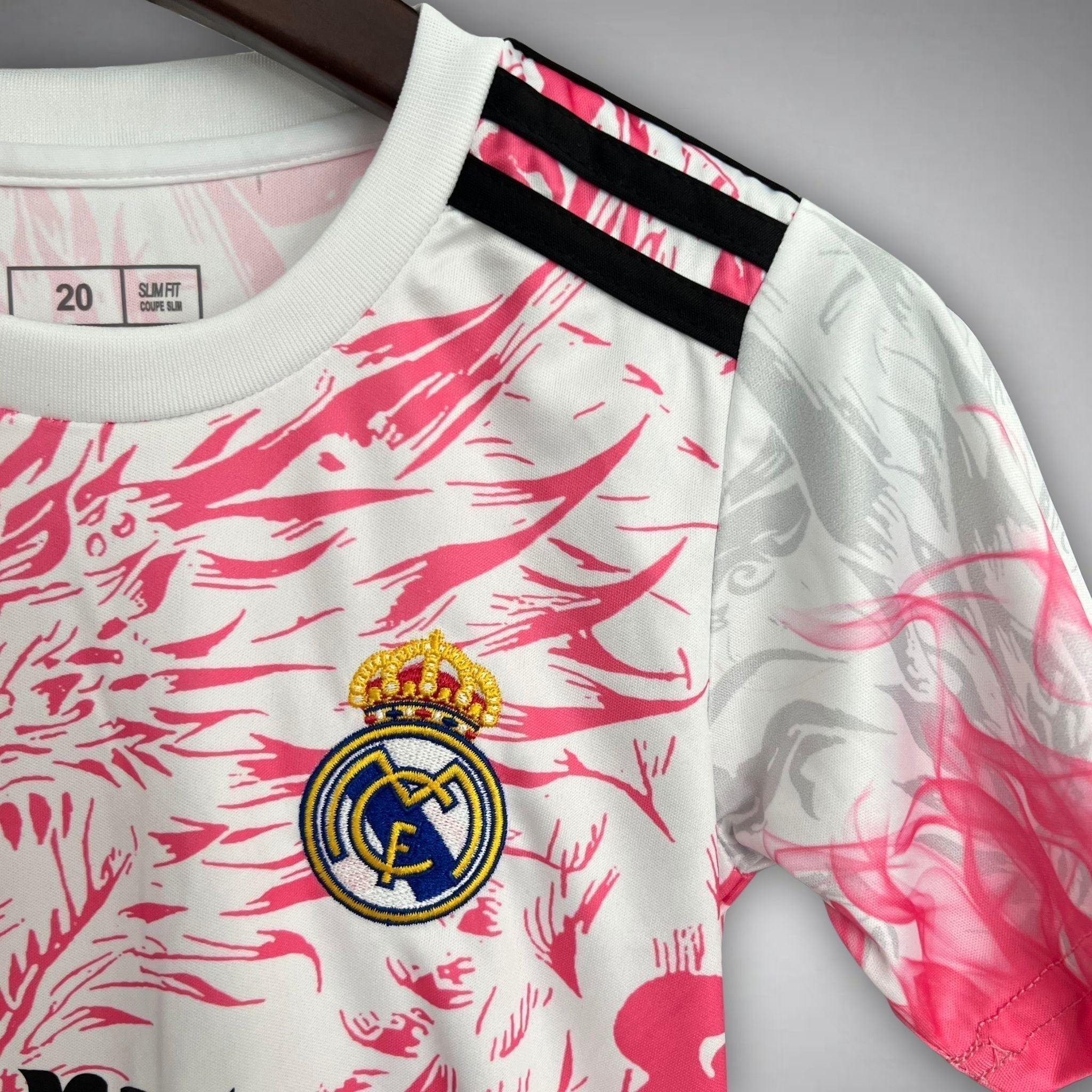 Maglia Real Madrid drago rosa