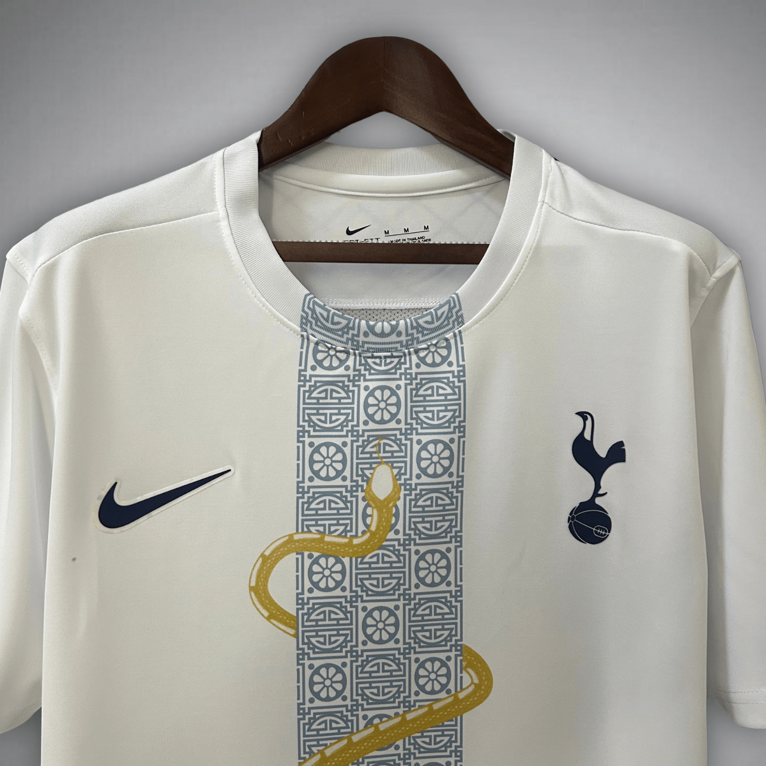 Tottenham Schlangen Sonderedition Trikot