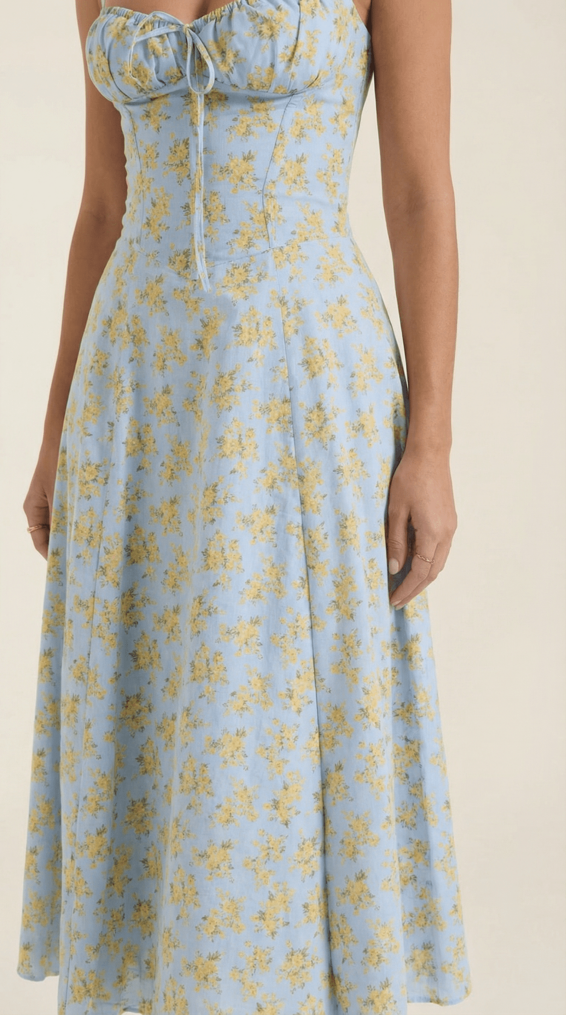 Vestido midi para mujer con escote corazón y detalle de cordones en el frente