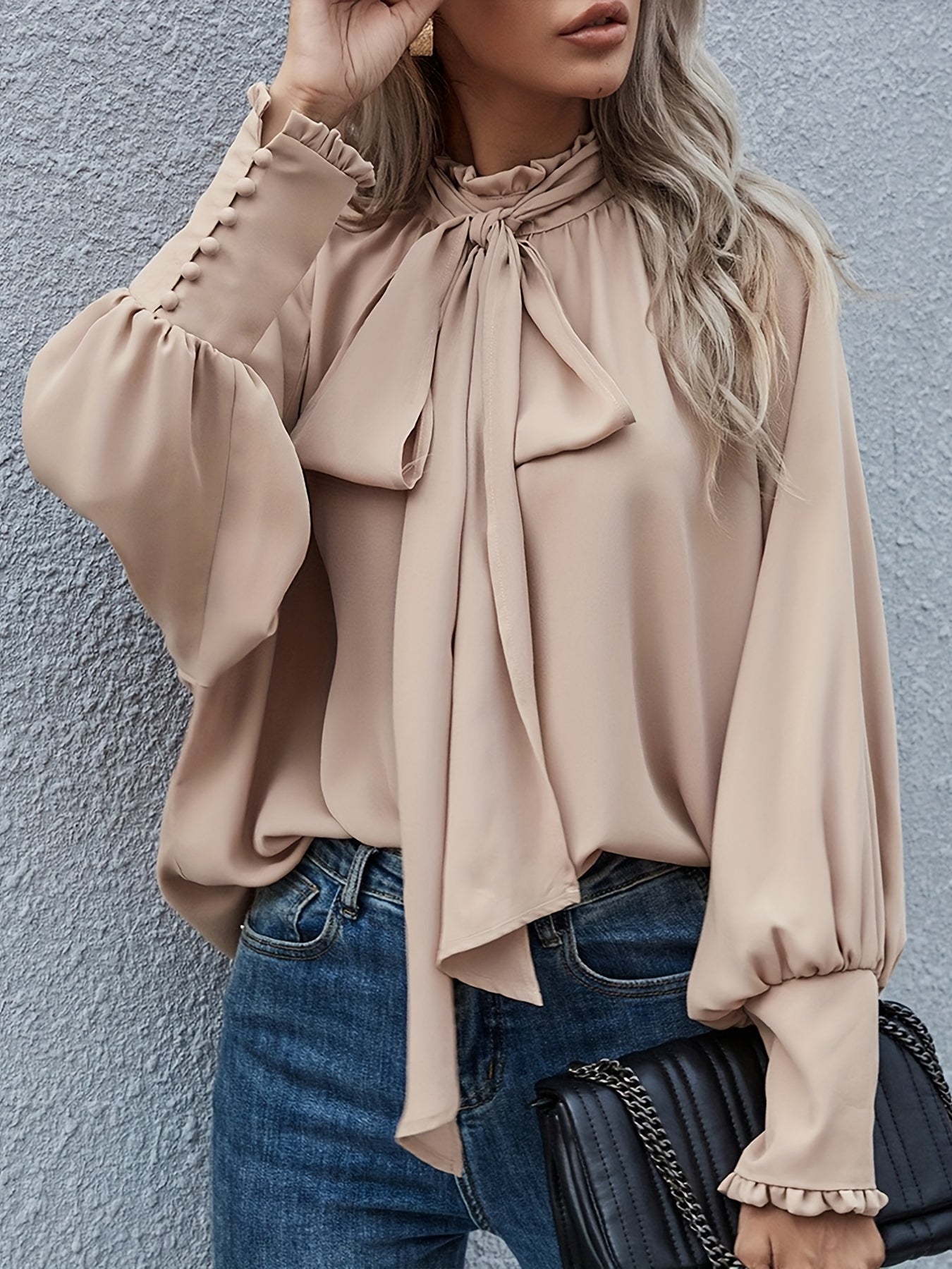 Blusa da donna — Maniche lunghe, collo con fiocco, maniche arricciate