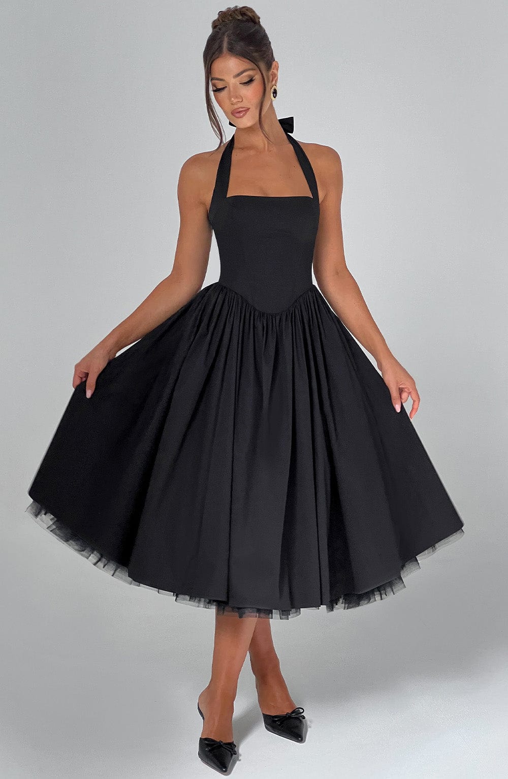 Damen-Midikleid — Neckholder-Ausschnitt, ausgestellter Rock, ärmellos