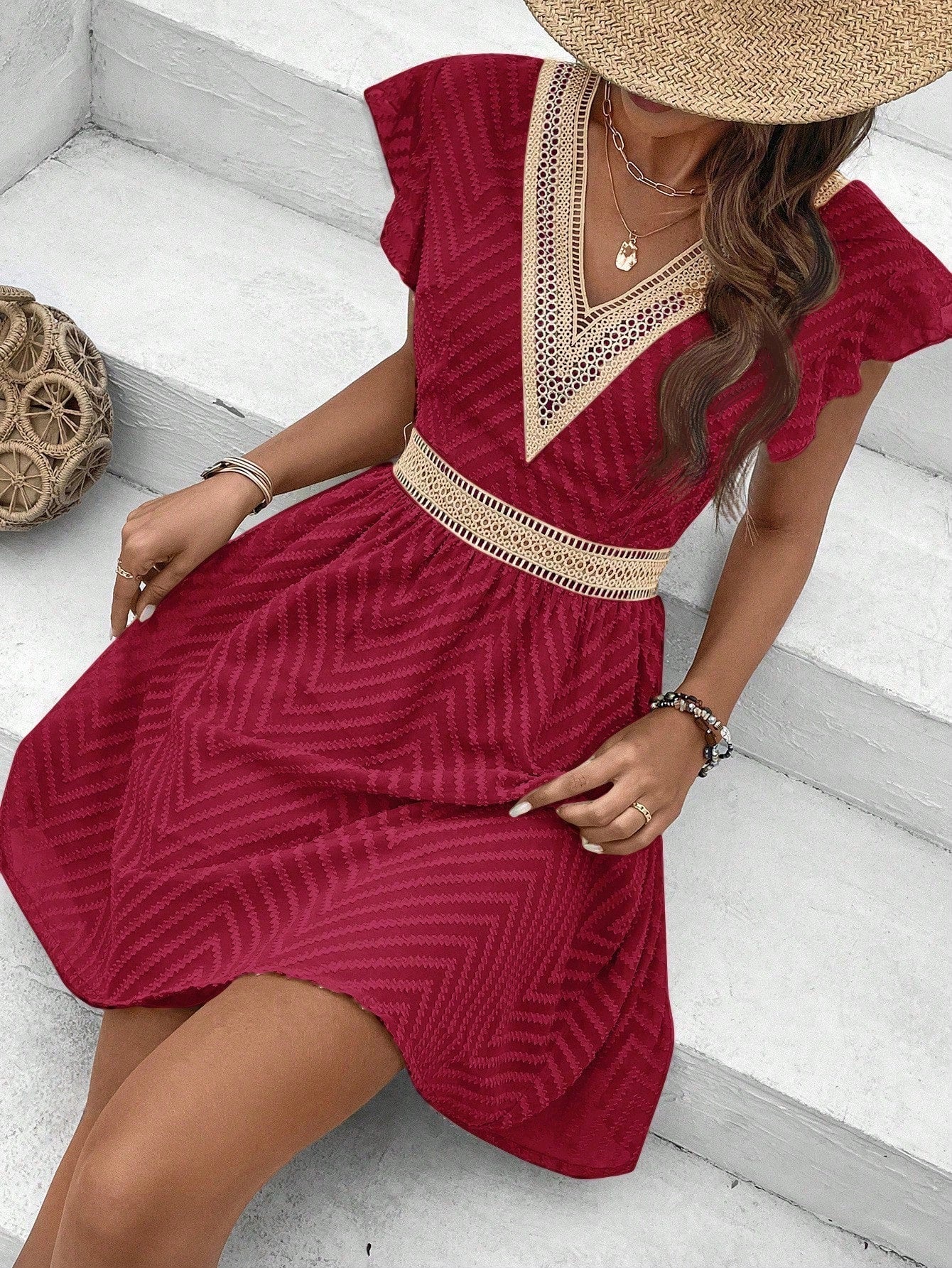 Damen Midikleid — V-Ausschnitt, kurzärmlig, Häkelbesatz