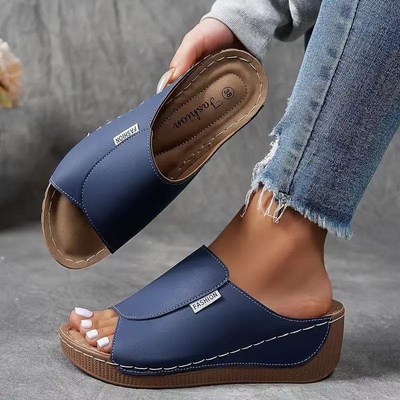 Sandali con zeppa da donna — Design slip-on con punta aperta e plateau