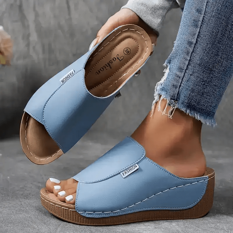 Sandali con zeppa da donna — Design slip-on con punta aperta e plateau