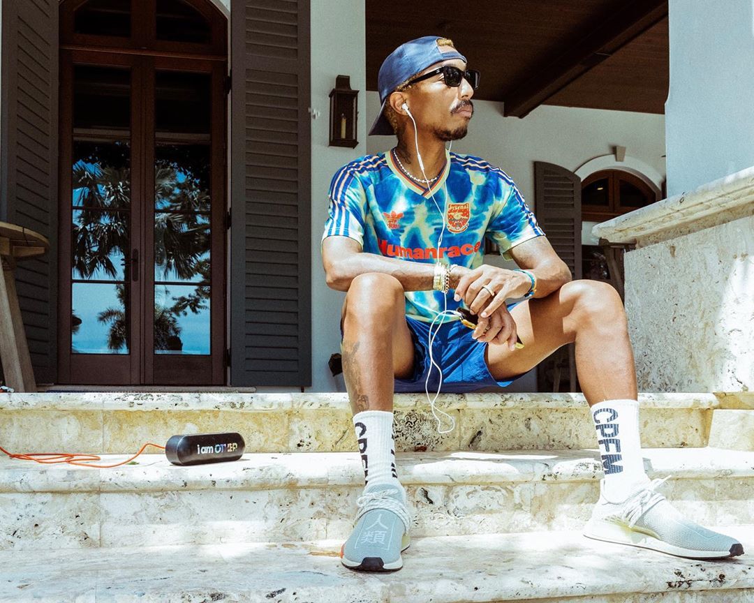 Football Kit Outfits: How to Style Your Favourite Jerseys for Everyday Wear