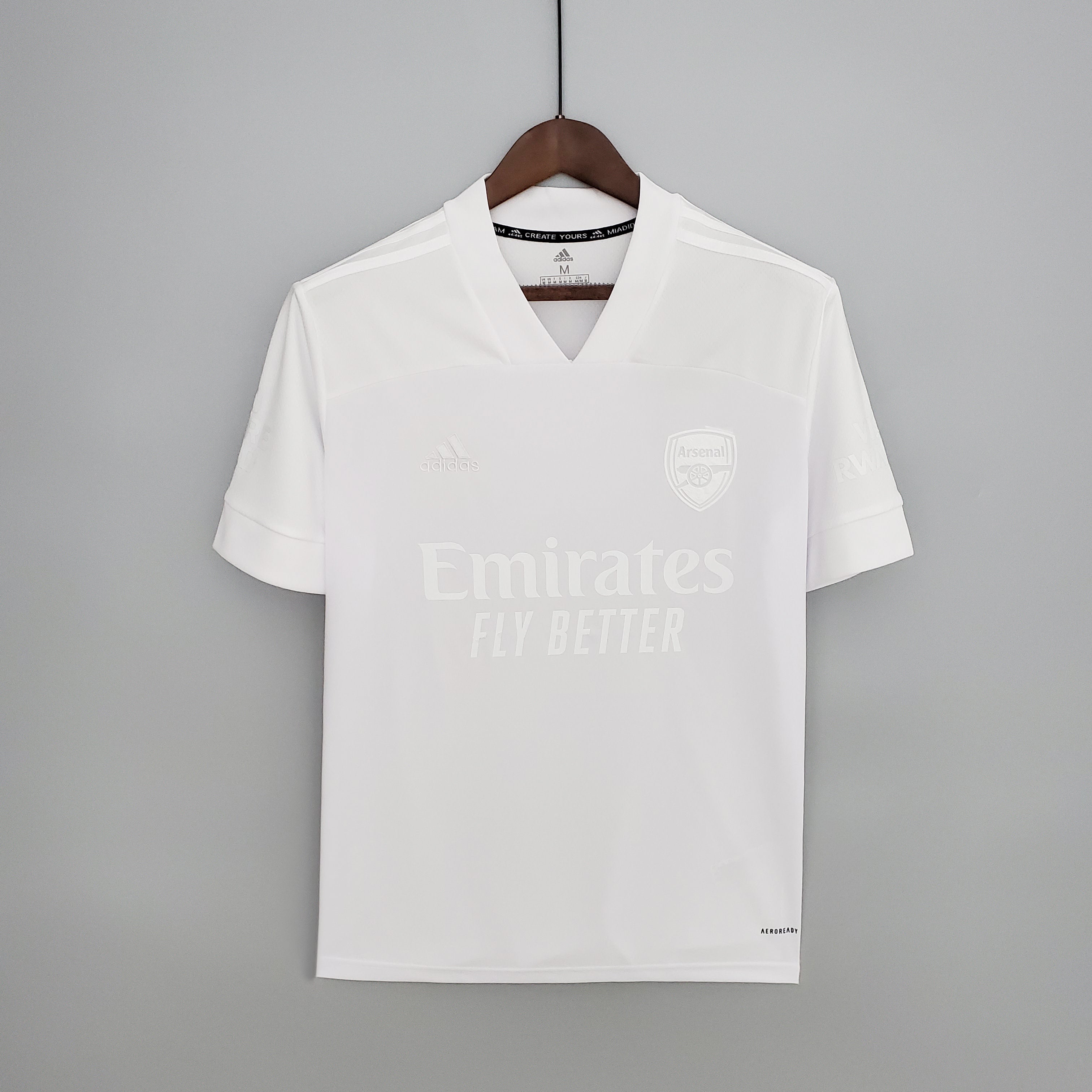 Equipamento branco Arsenal 21/22