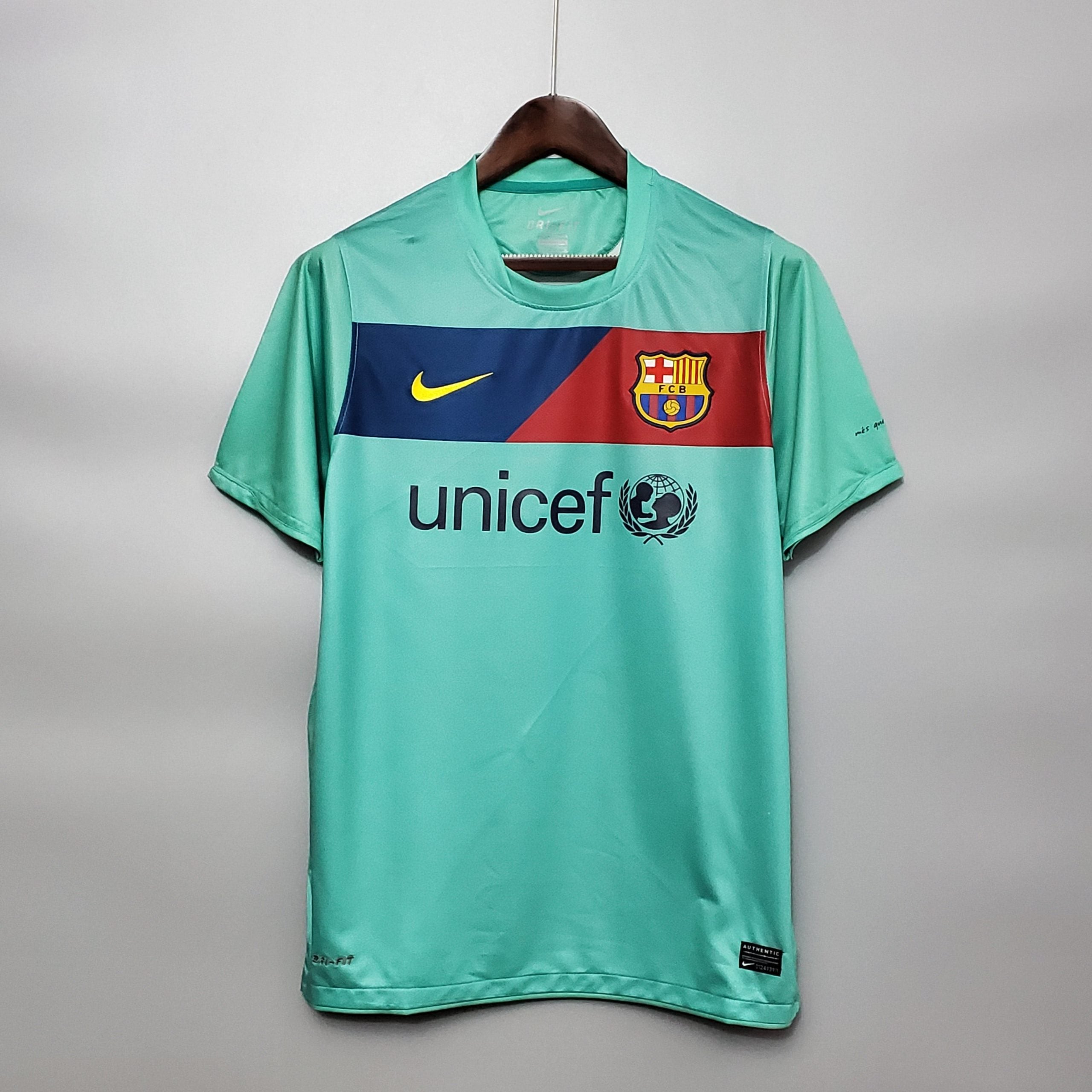 BARCELONA RETRO EXTERIOR 2010 / 2011