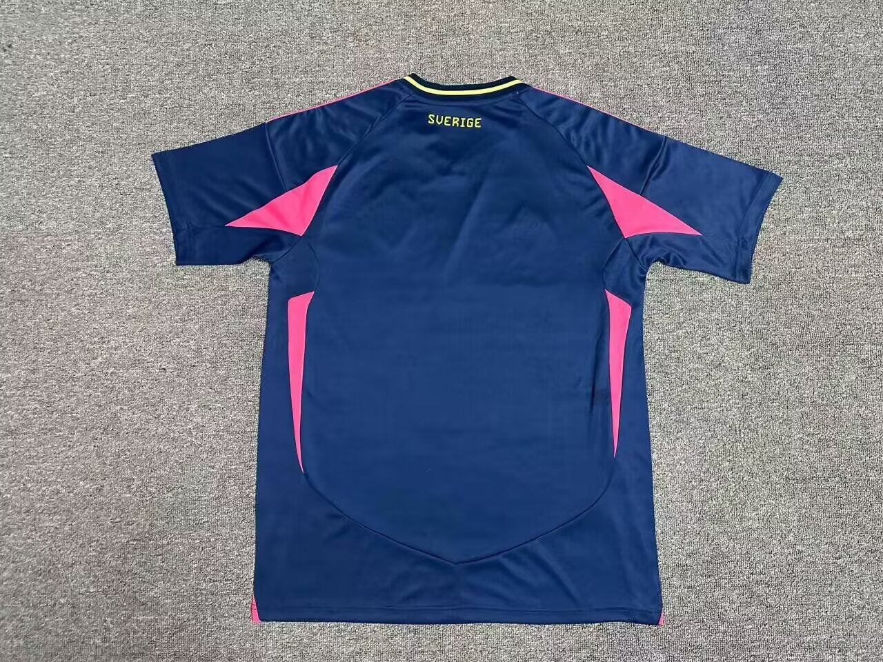 Le maillot extérieur de la Suède 2024/2025