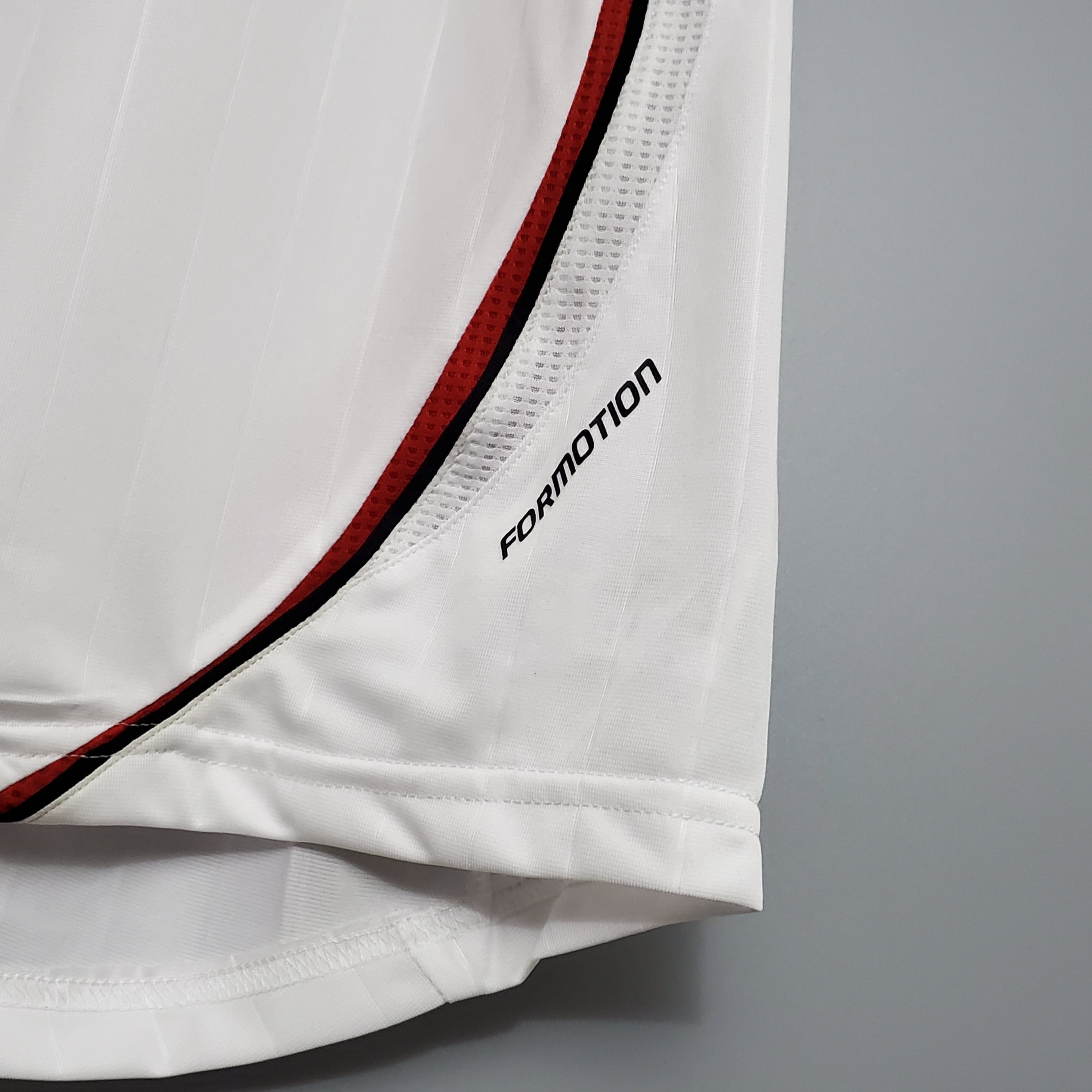 AC Milan uit retro tenue 2006-2007