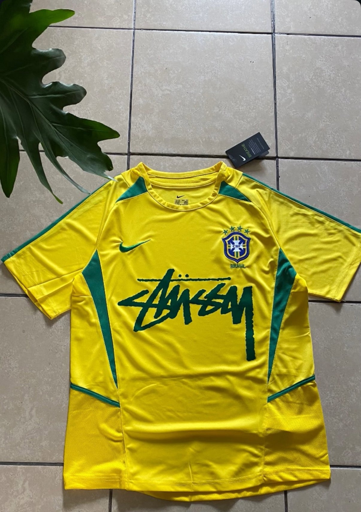 BRAZILIË X STUSSY Concept tenue (2002 retro)