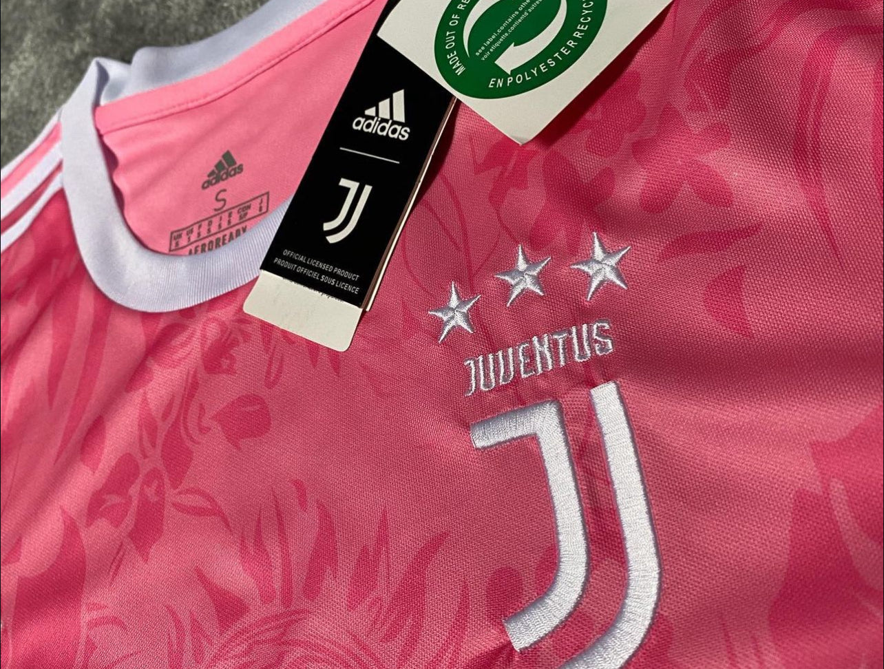 Juventus X Gucci , Rosa Special Edition pink