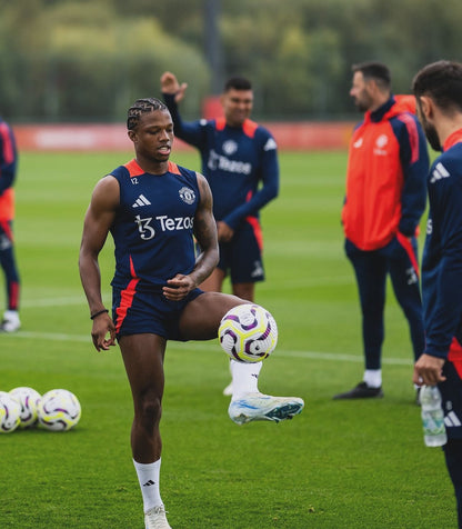 Manchester United sleeveless Pre match Training Set 2024/25