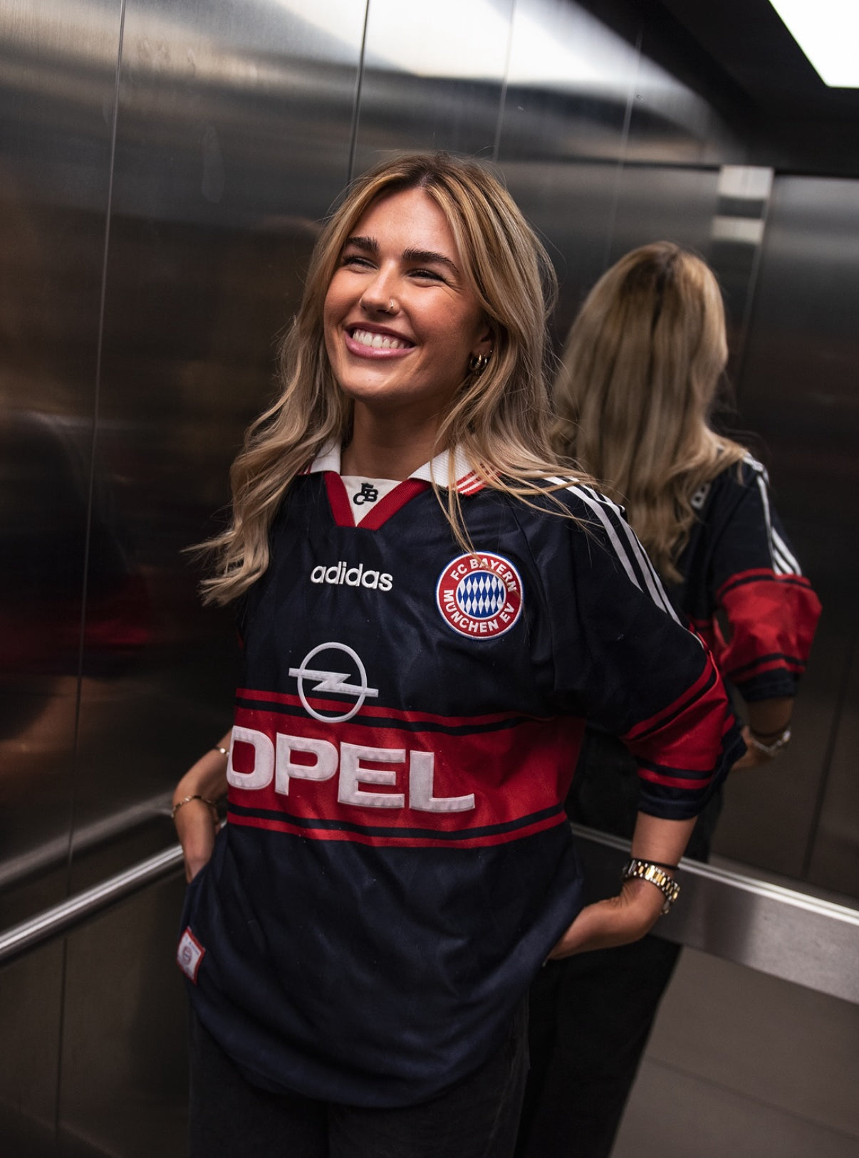 Bayern Munich 1998-1999 retro jersey