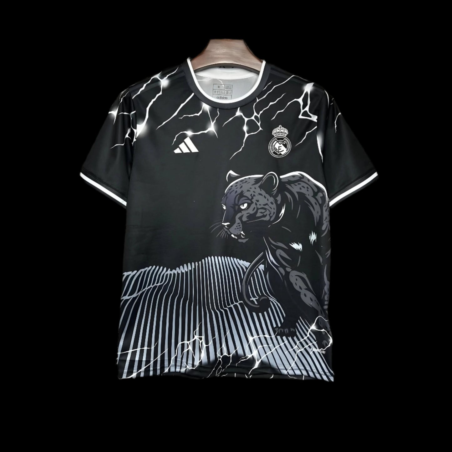 Maillot édition spéciale Panthère noire Real Madrid 24/25