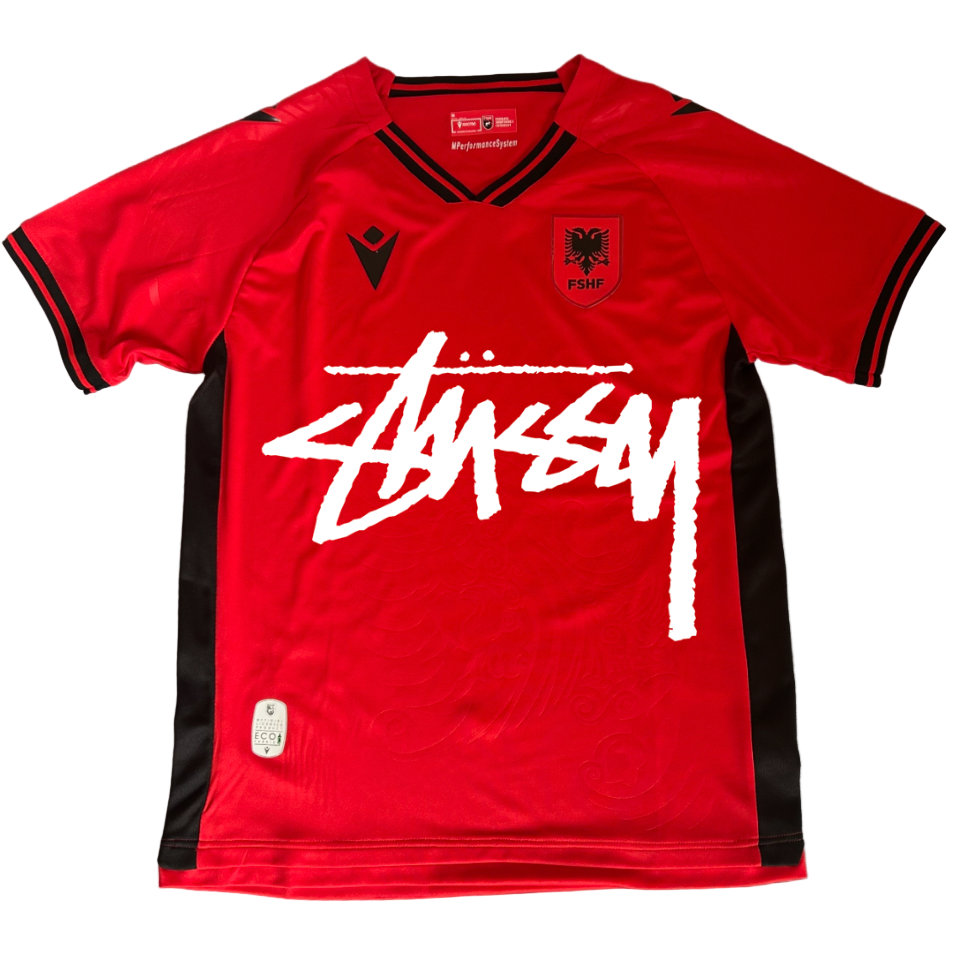 Equipamento Conceito Albânia Stussy