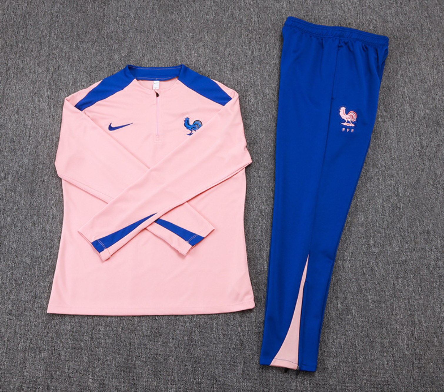 Frankreich 2025/2026 Pinker Trainingsanzug