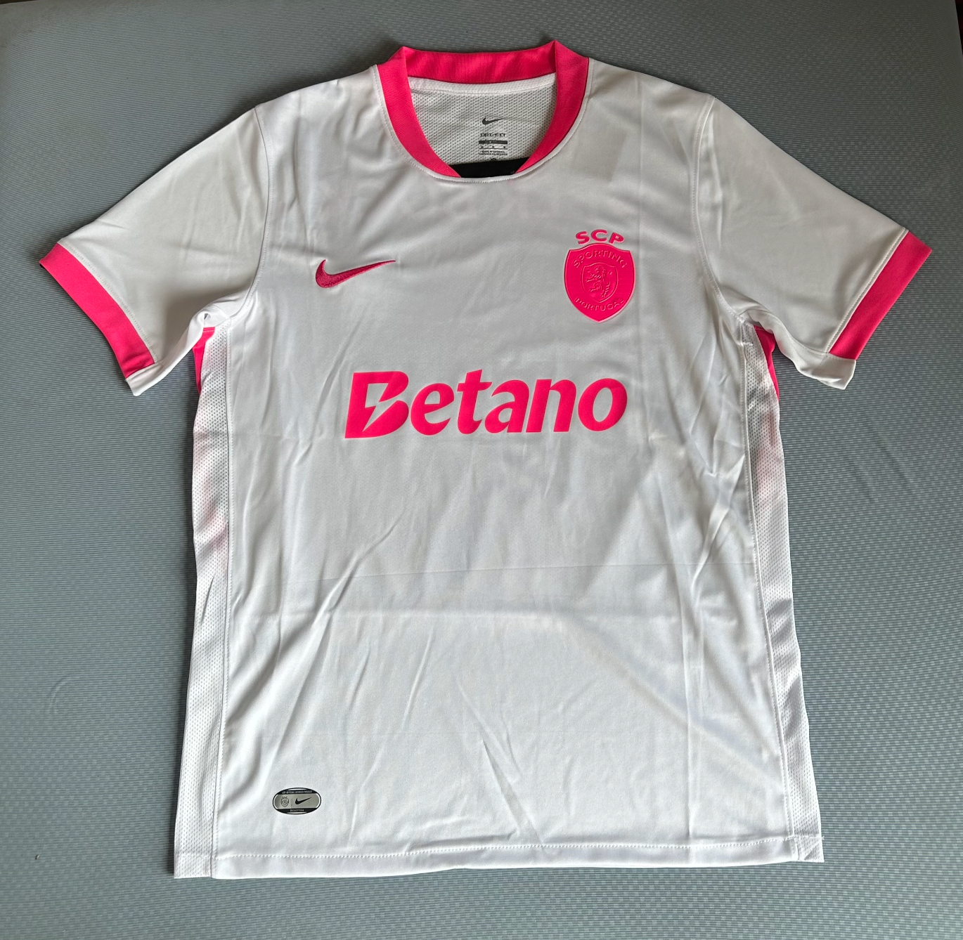Maglia Sporting Lisbona Bianca e Rosa 2026