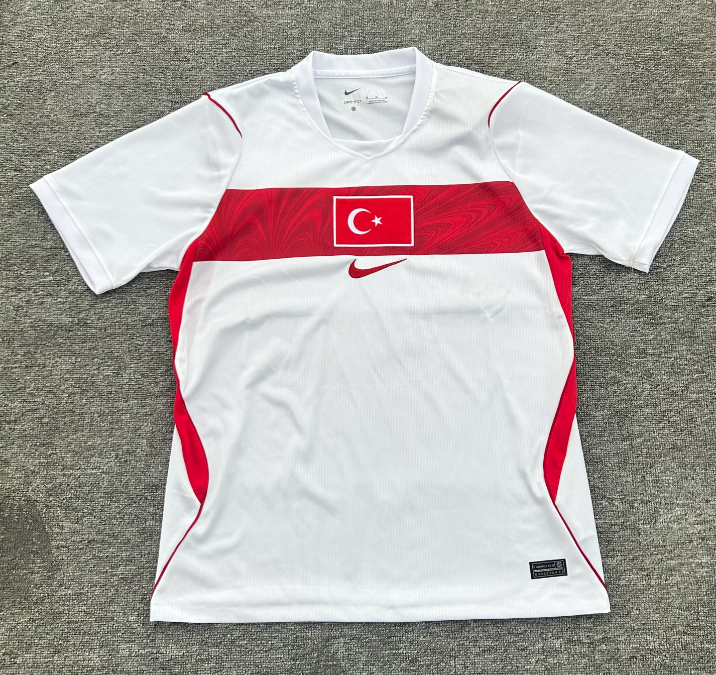Turkey 2026 World Cup away jersey