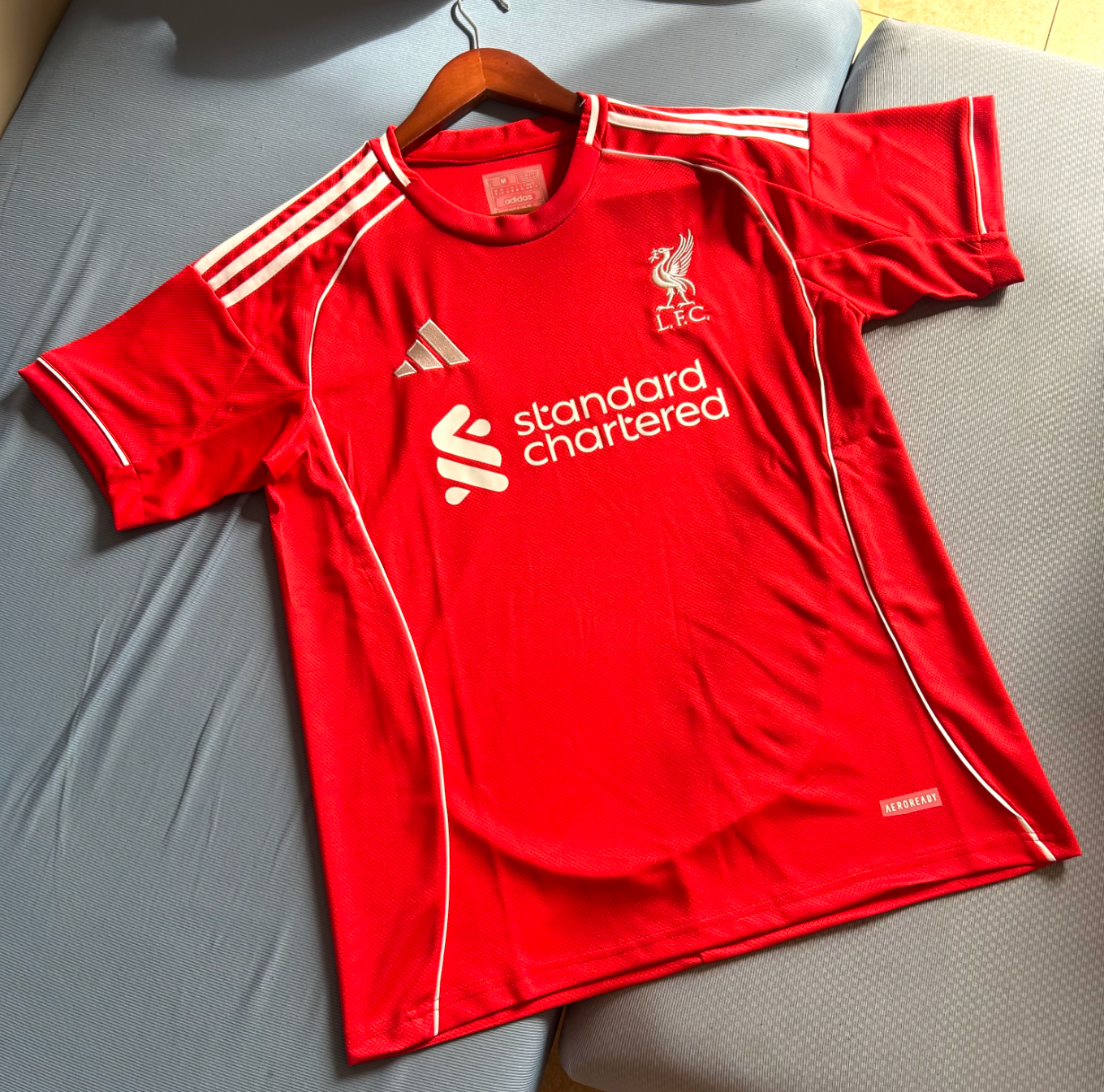 Liverpool  2025-2026 Home Kit