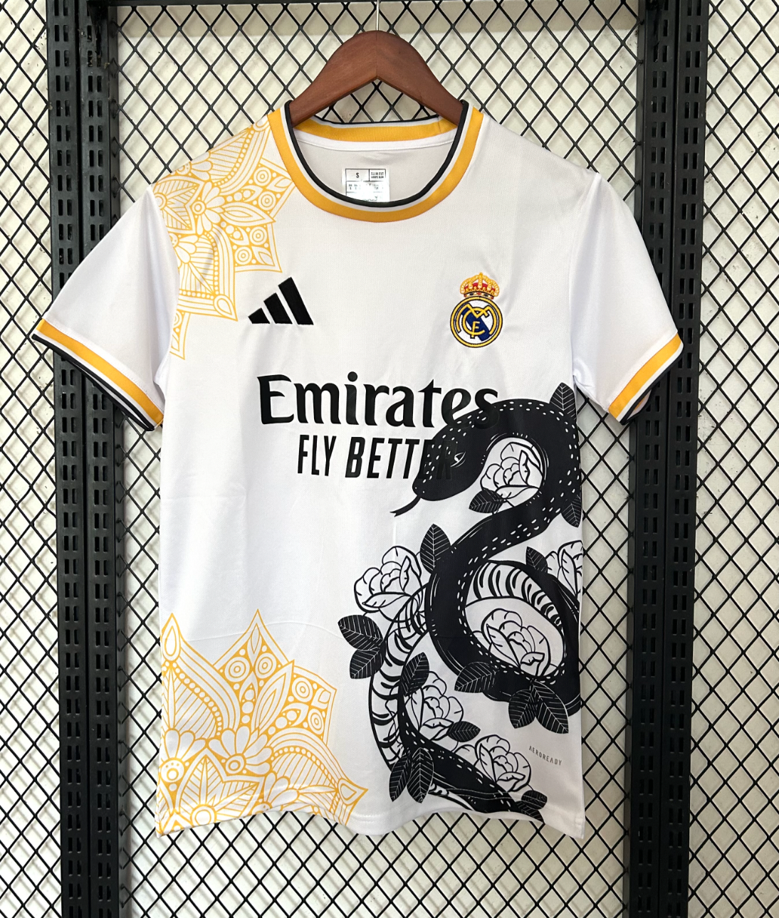 Camiseta Serpiente Edición Especial Real Madrid 2025 / 2026