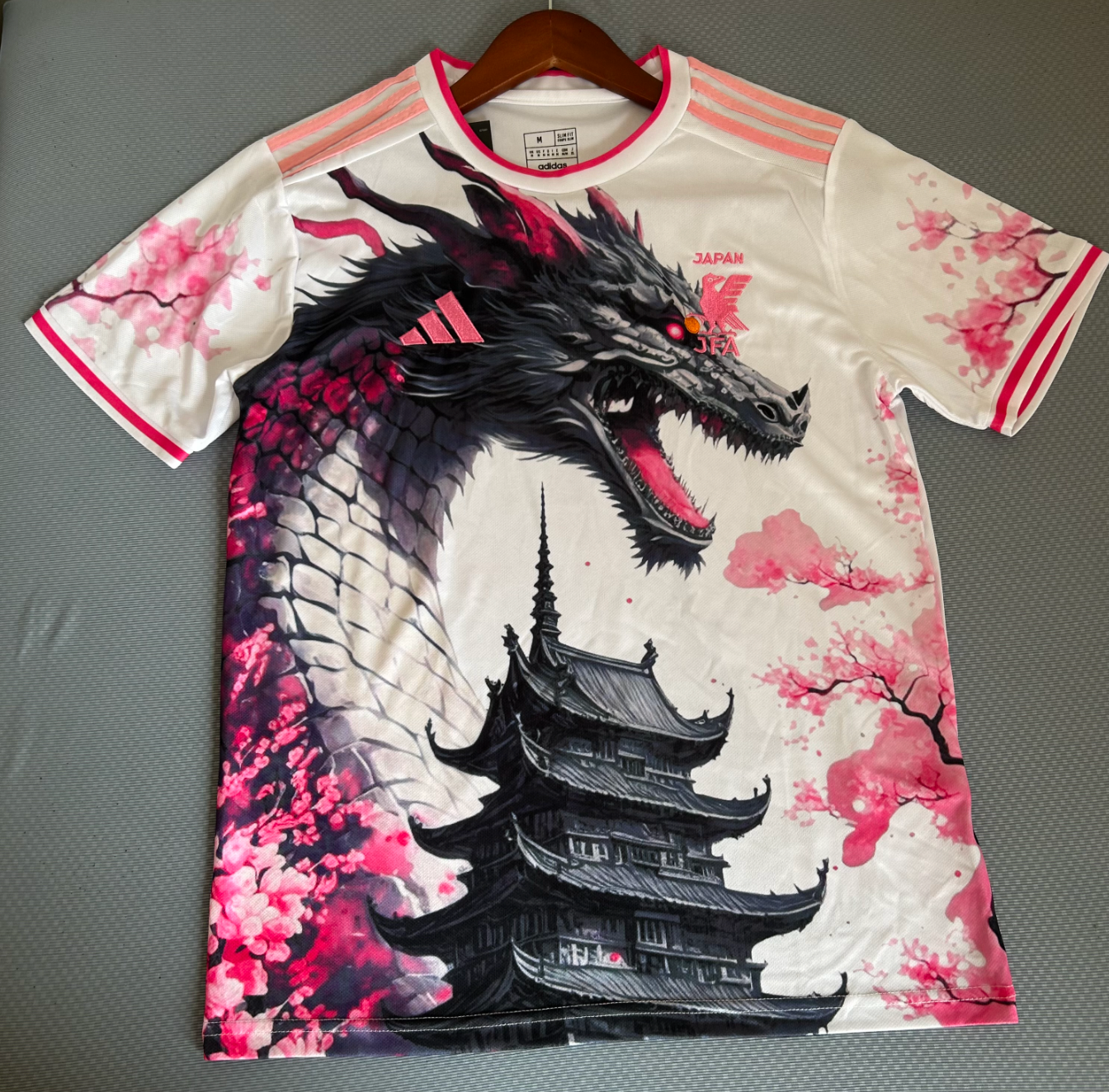 Japan Roze Draak Wit Shirt 2025/2026 Editie