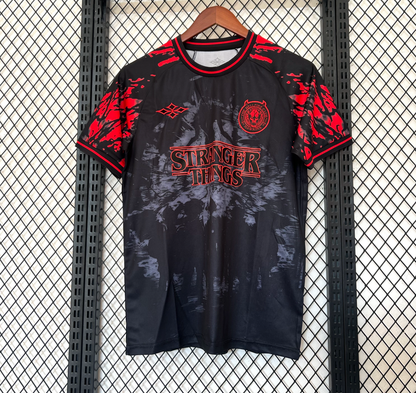 Camisola Edição Especial Hellfire Club x Stranger Things