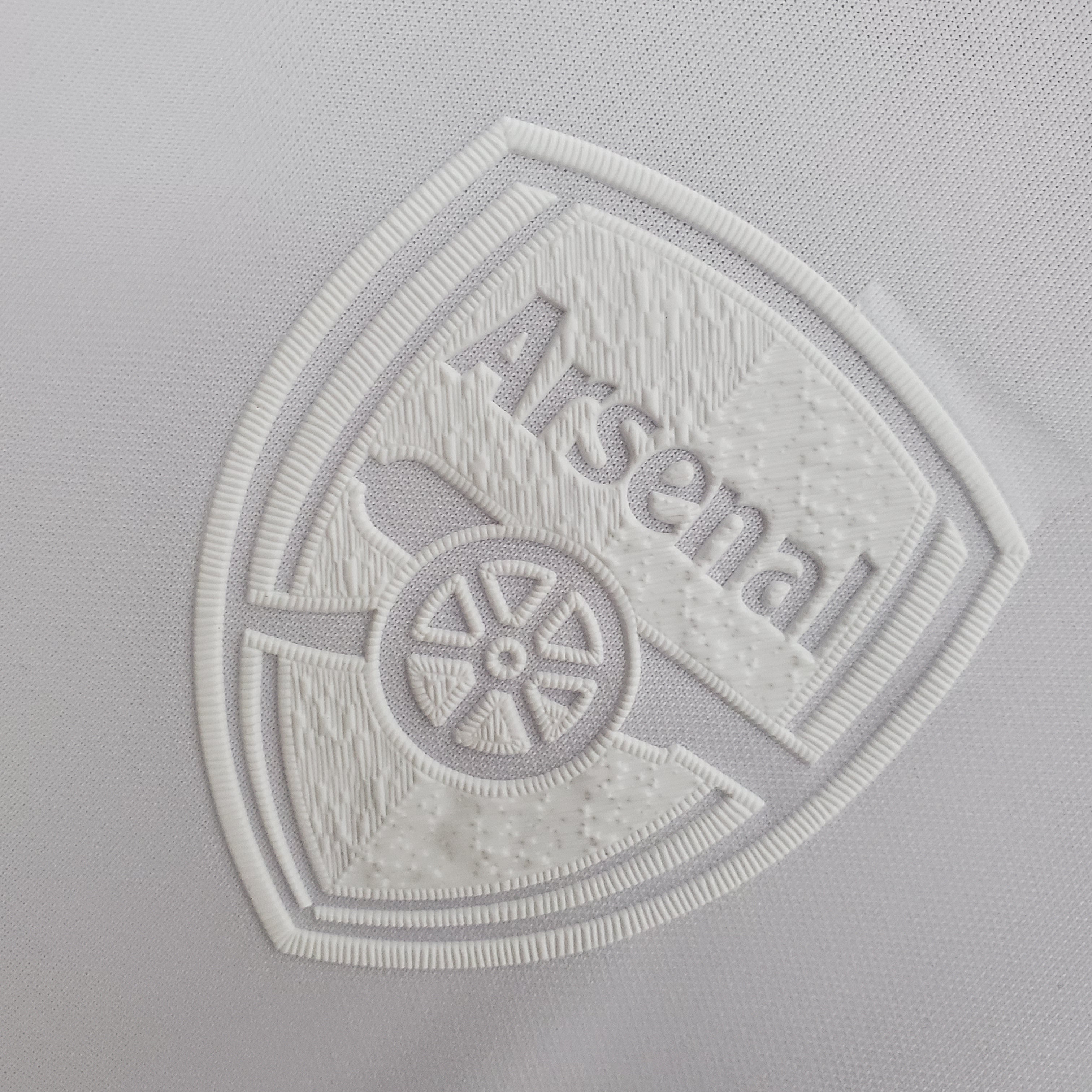 Equipamento branco Arsenal 21/22