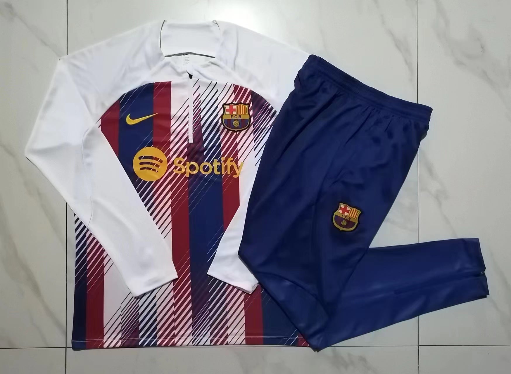 Barcelona 23-24 voorwedstrijd trainingspak