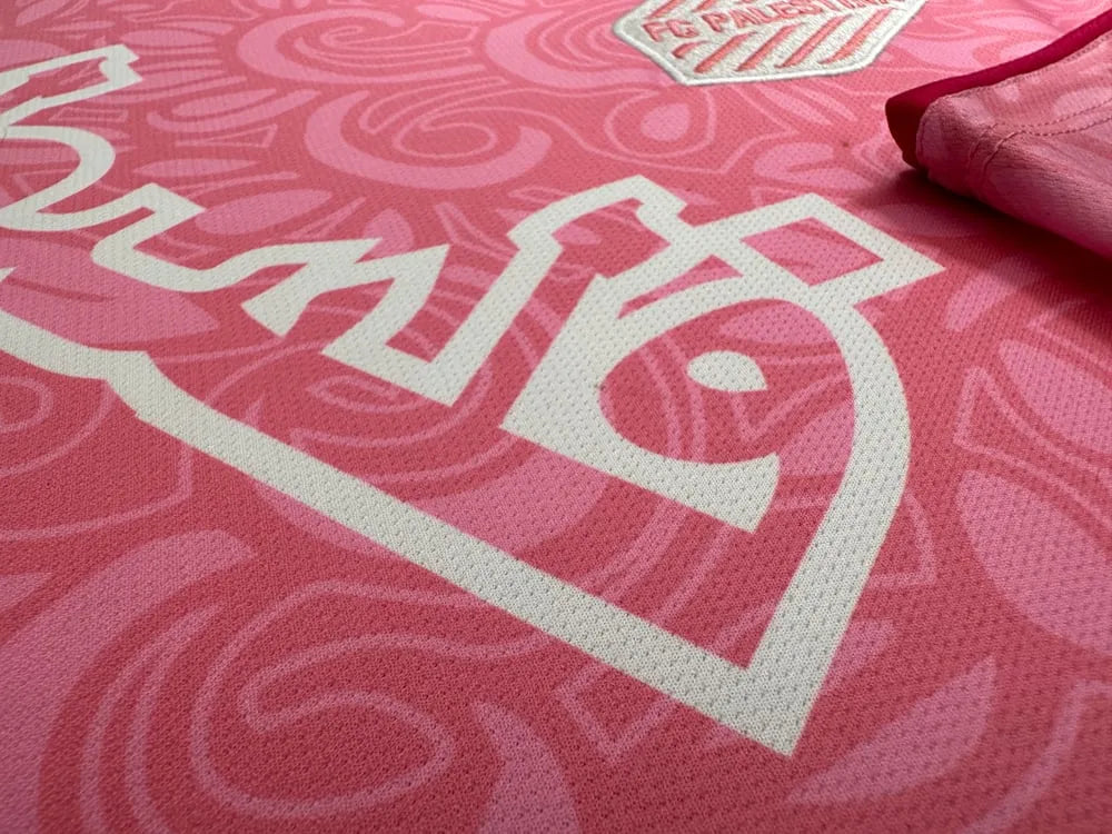 FC Palestina X Farrah Azam Collab shirt Palestina Roze tenue