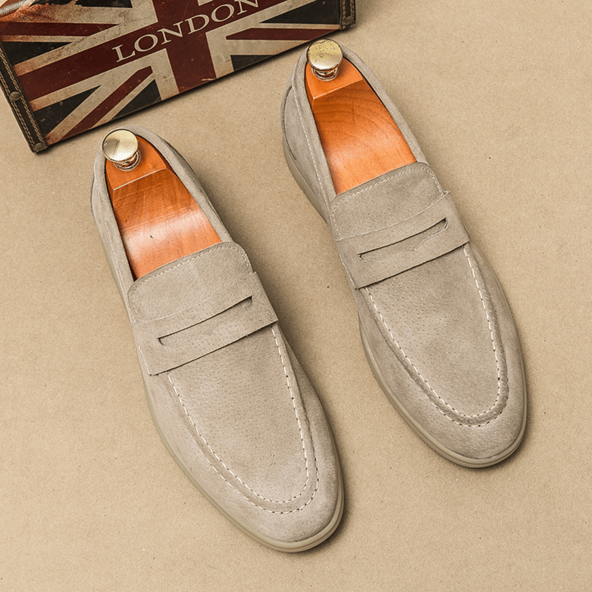 Mocasines sin cordones para hombre, corte clásico — Estilo atemporal