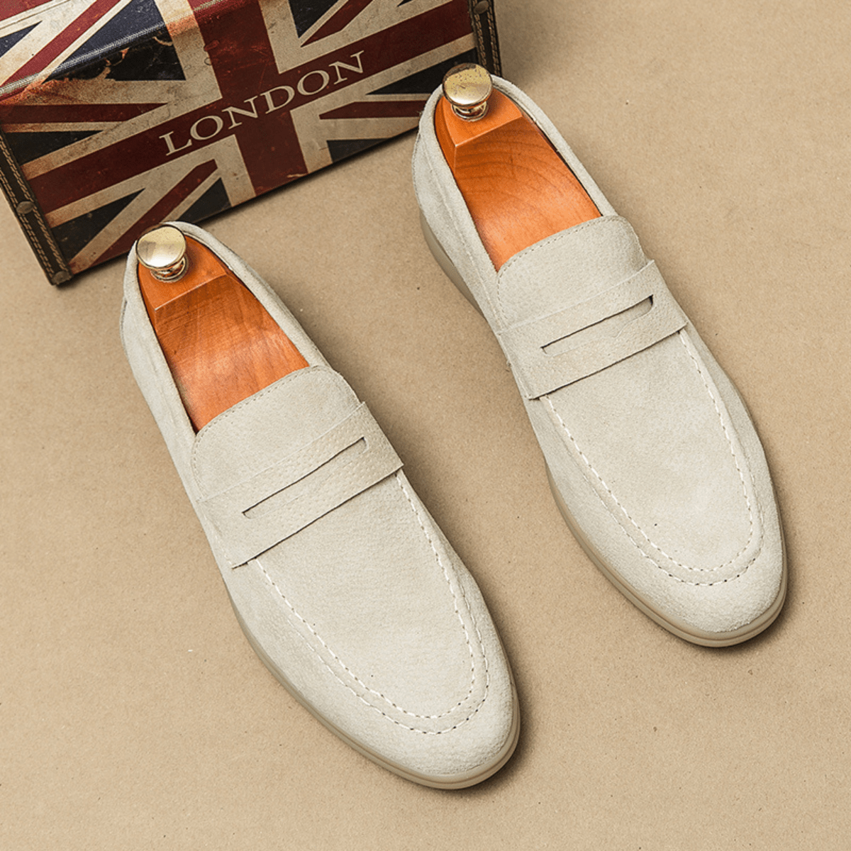 Mocasines sin cordones para hombre, corte clásico — Estilo atemporal