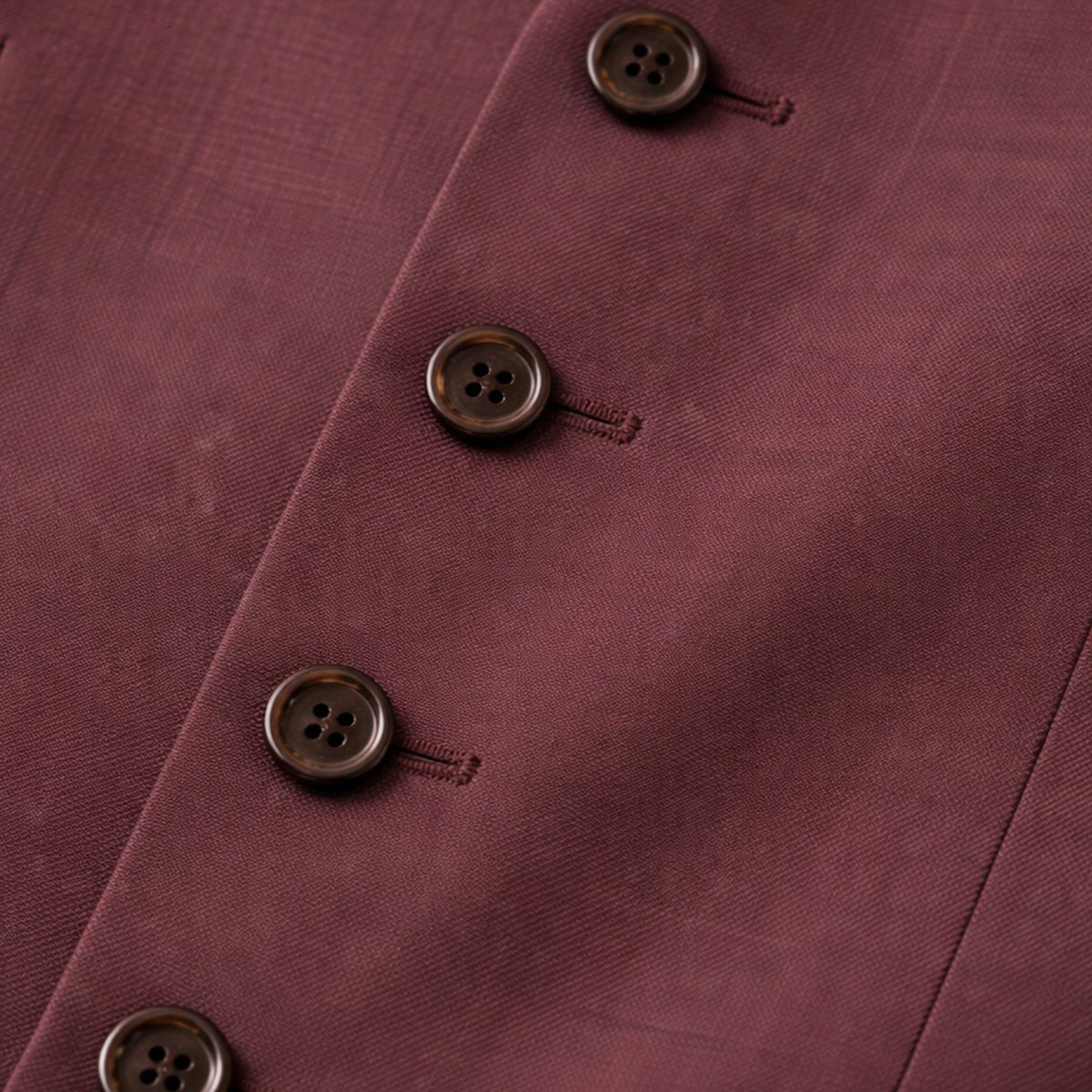 Traje de lino de tres piezas para hombre — Ajuste entallado, chaqueta, chaleco y pantalones