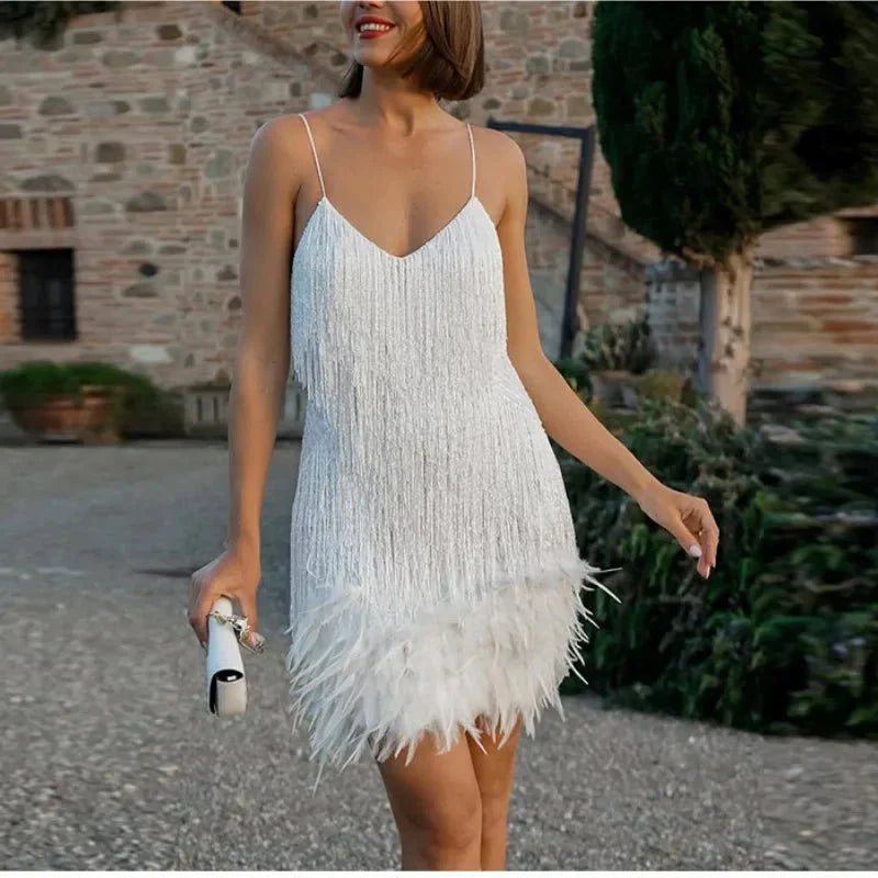 Minikleid Damen Paillettenoberfläche mit Federdetail Designmerkmal