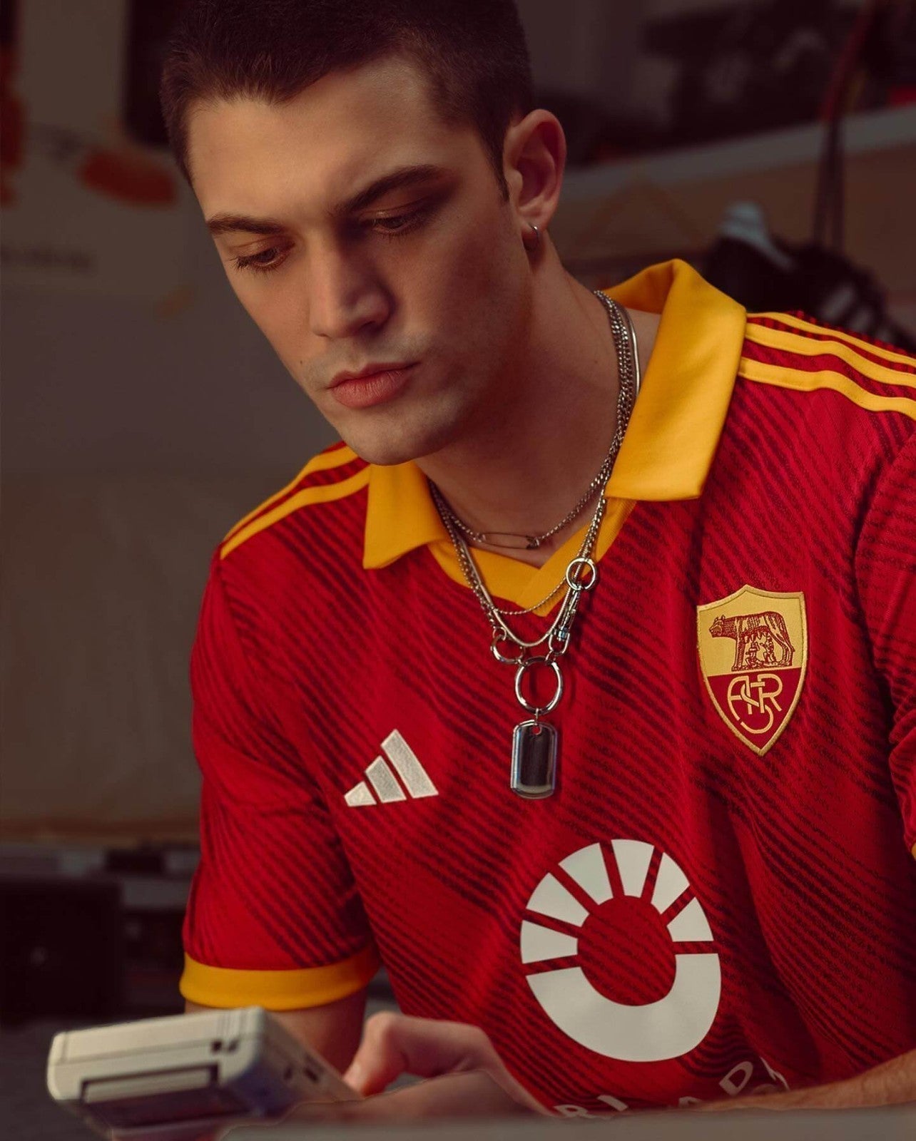 Camisola principal Roma 2024/25