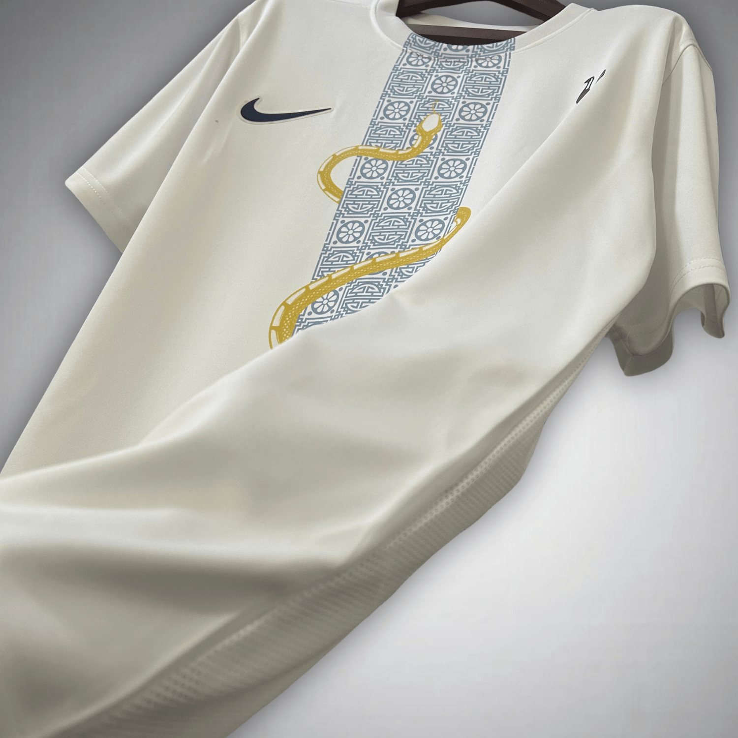 Tottenham Schlangen Sonderedition Trikot