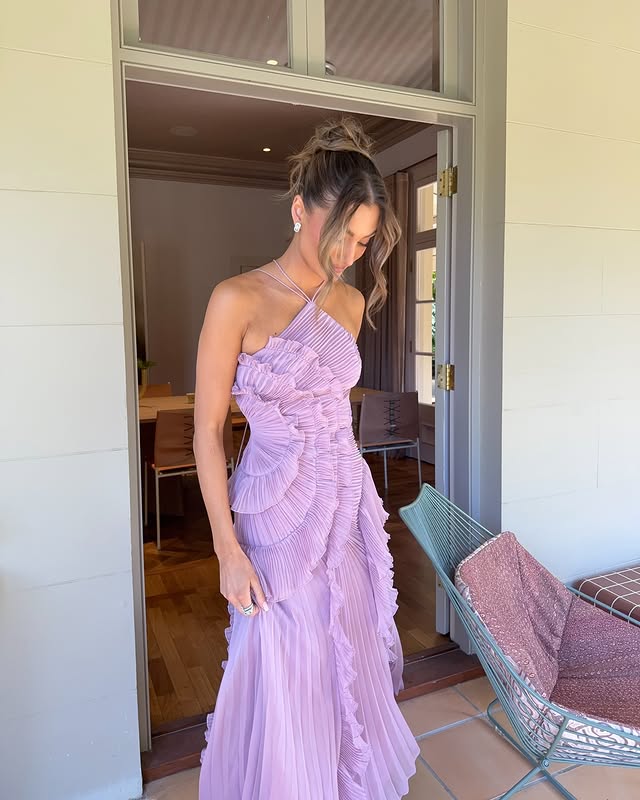 Abito maxi da donna collo halter plissettato lunghezza completa vestibilità