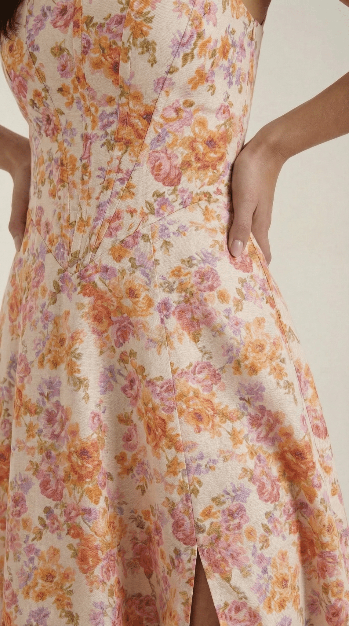 Abito midi da donna con scollo a cuore silhouette a-linea