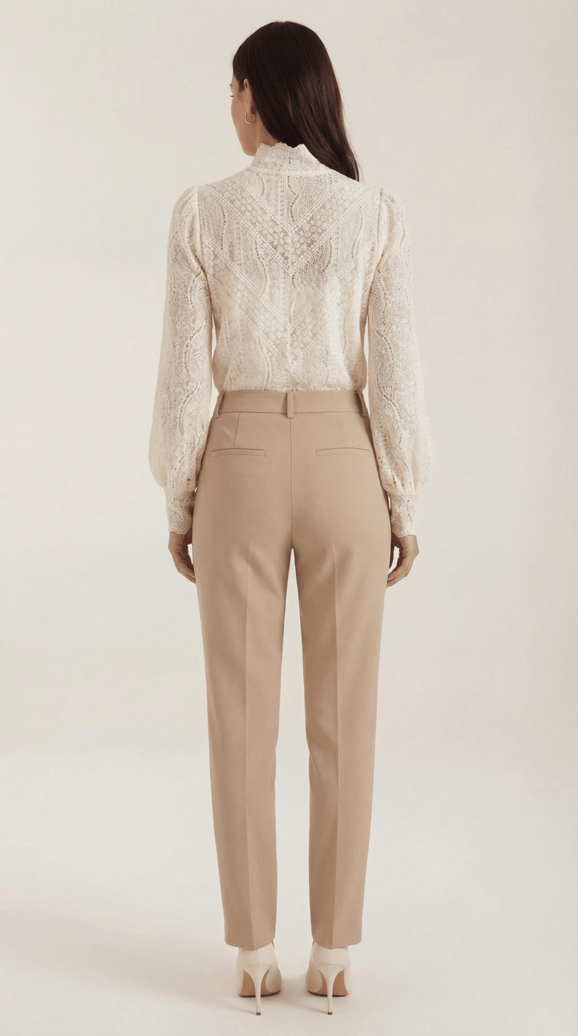 Blusa de mujer — Cuello alto de pie y mangas largas