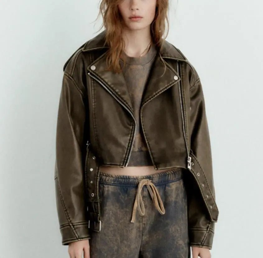 Casaco Feminino — Ajuste Oversized Comprimento Curto Fecho com Cinto