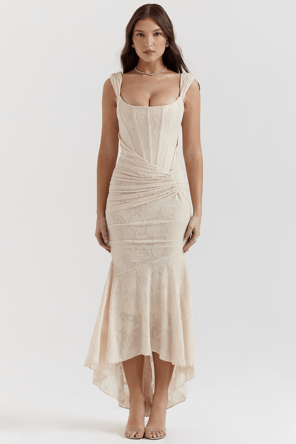 Robe longue femme — Corsage ajusté, taille froncée, ourlet asymétrique