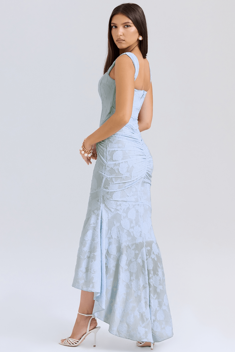 Robe longue femme — Corsage ajusté, taille froncée, ourlet asymétrique