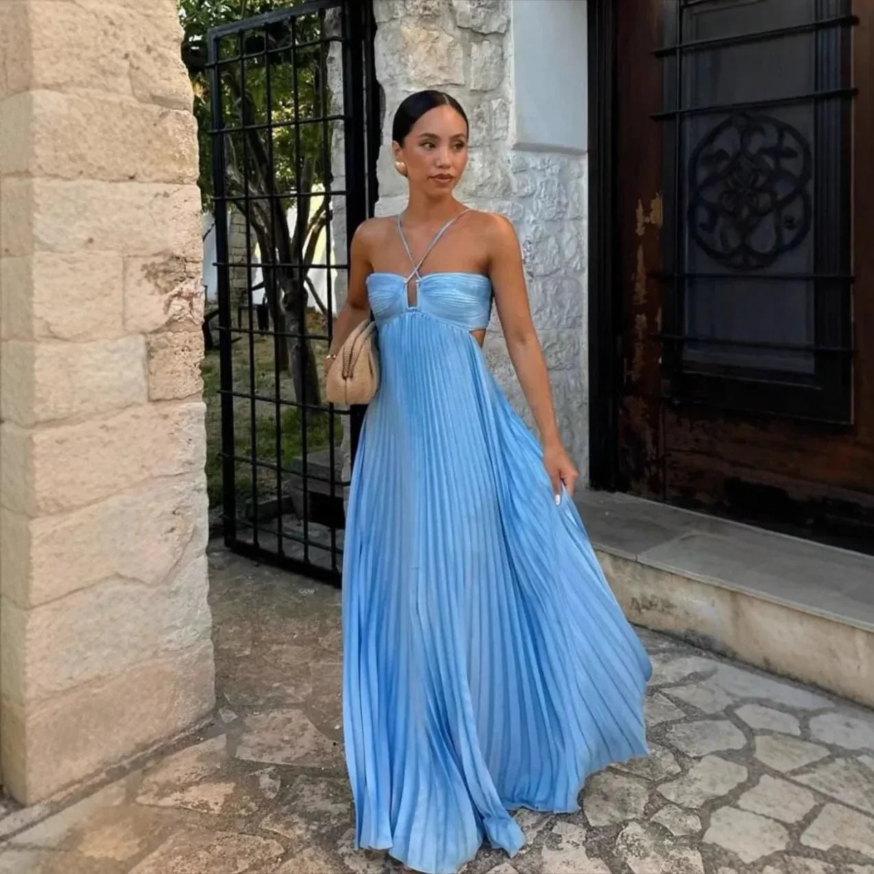 Damen Maxikleid — Plissierter Rock, Neckholder-Ausschnitt, offener Rücken