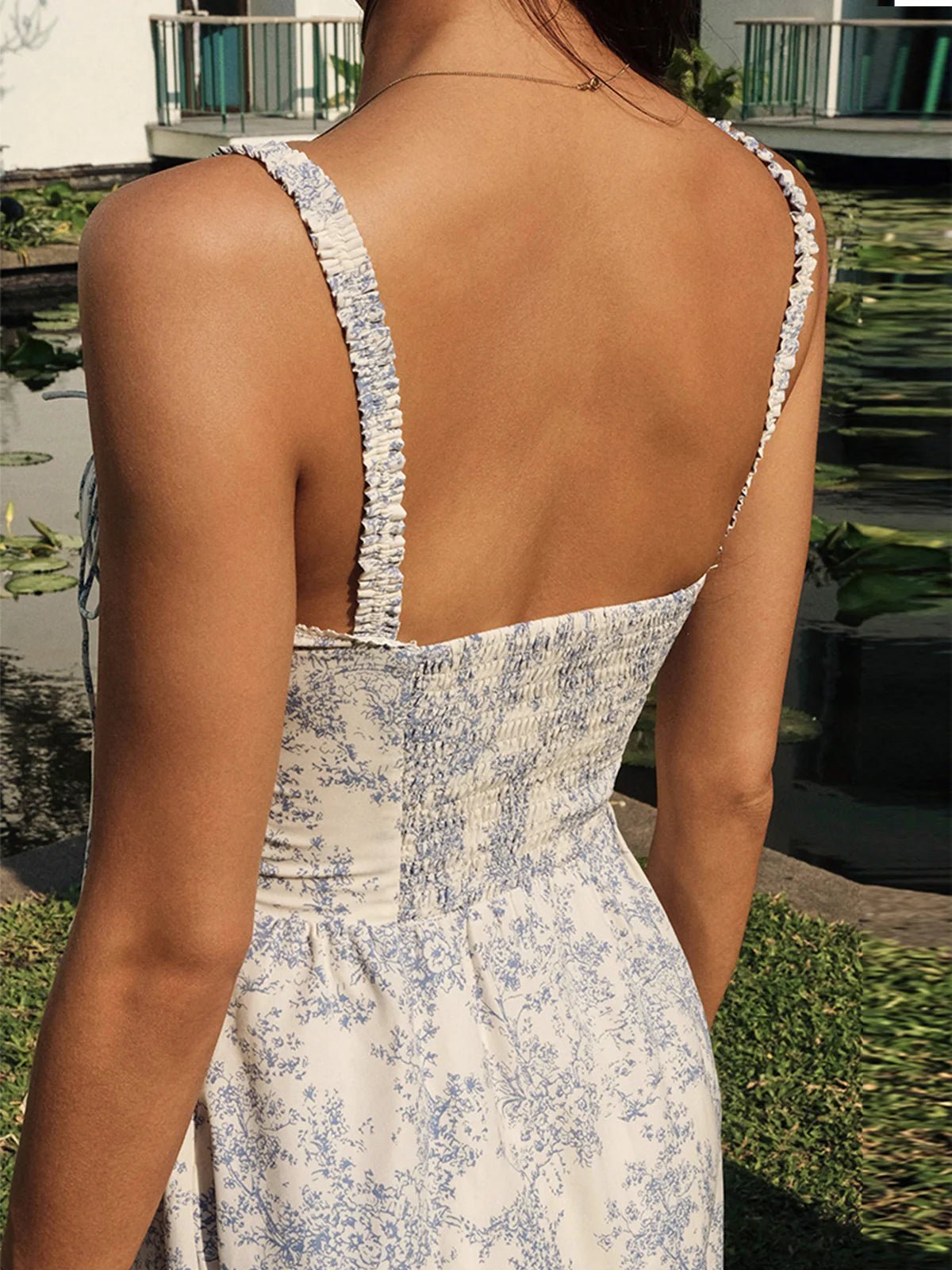 Dames midi-jurk — bloemenprint, korset lijfje en knoopsluiting