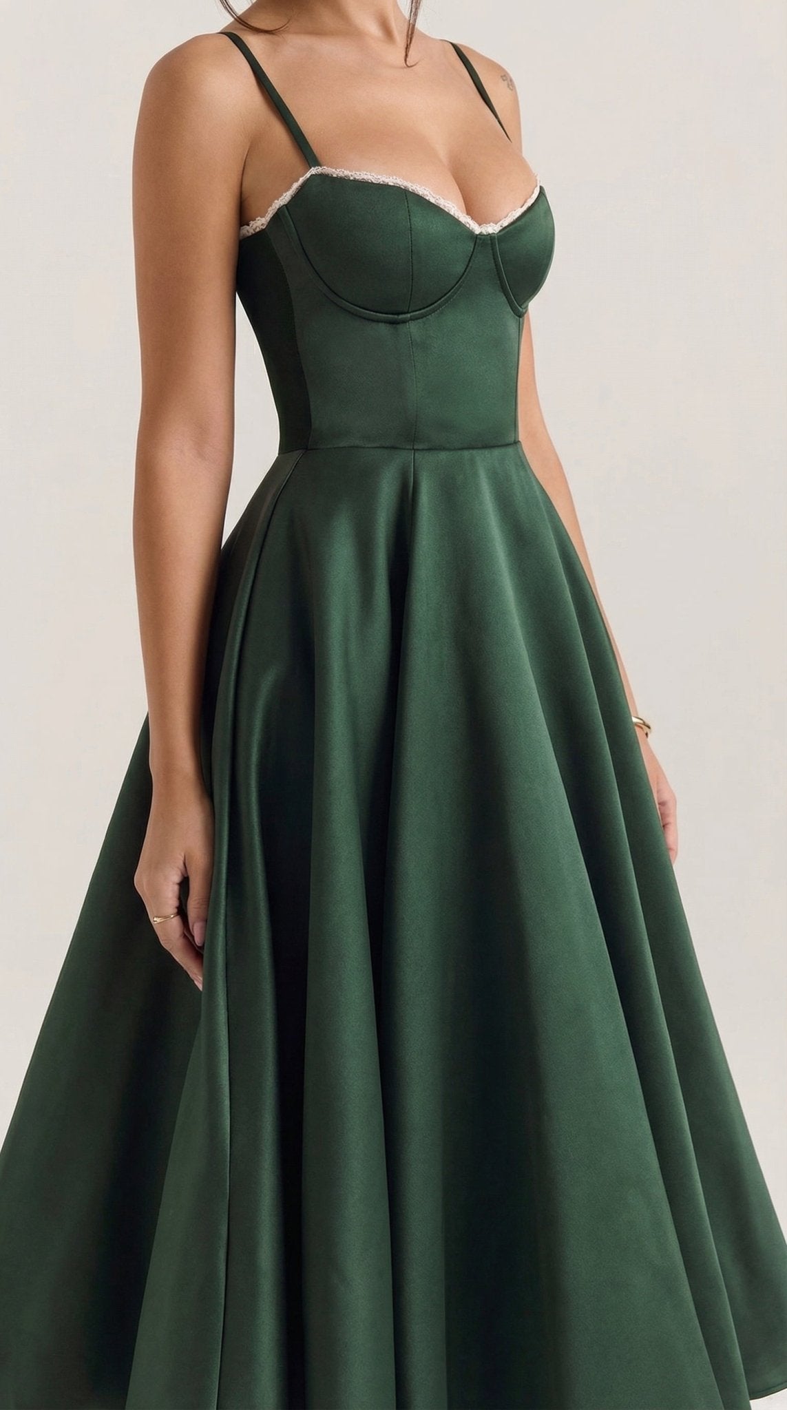 Vestito midi donna — scollo a cuore e spalline sottili
