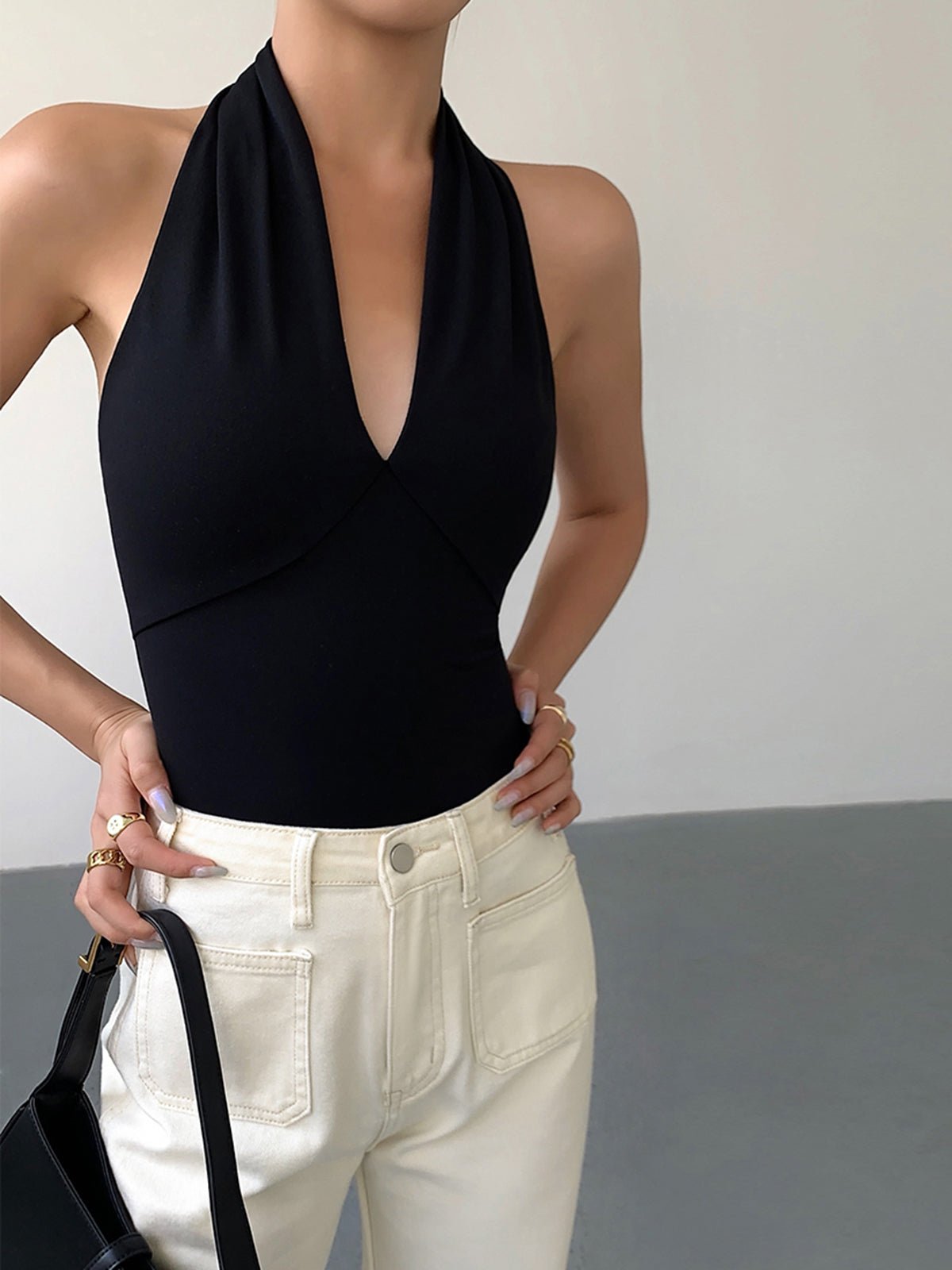 Damen-Tanktop — Neckholder, tiefer V-Ausschnitt, offener Rücken  